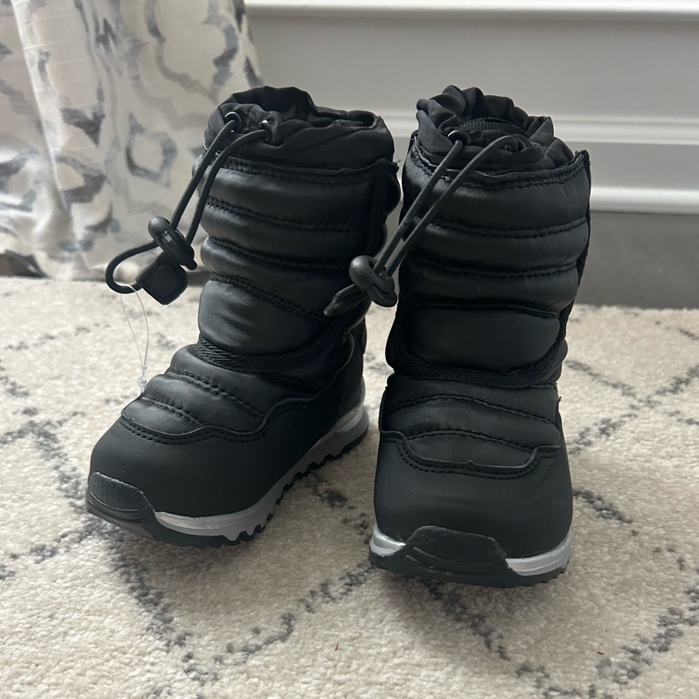 cH2O Toddler Snow Boots - size 6